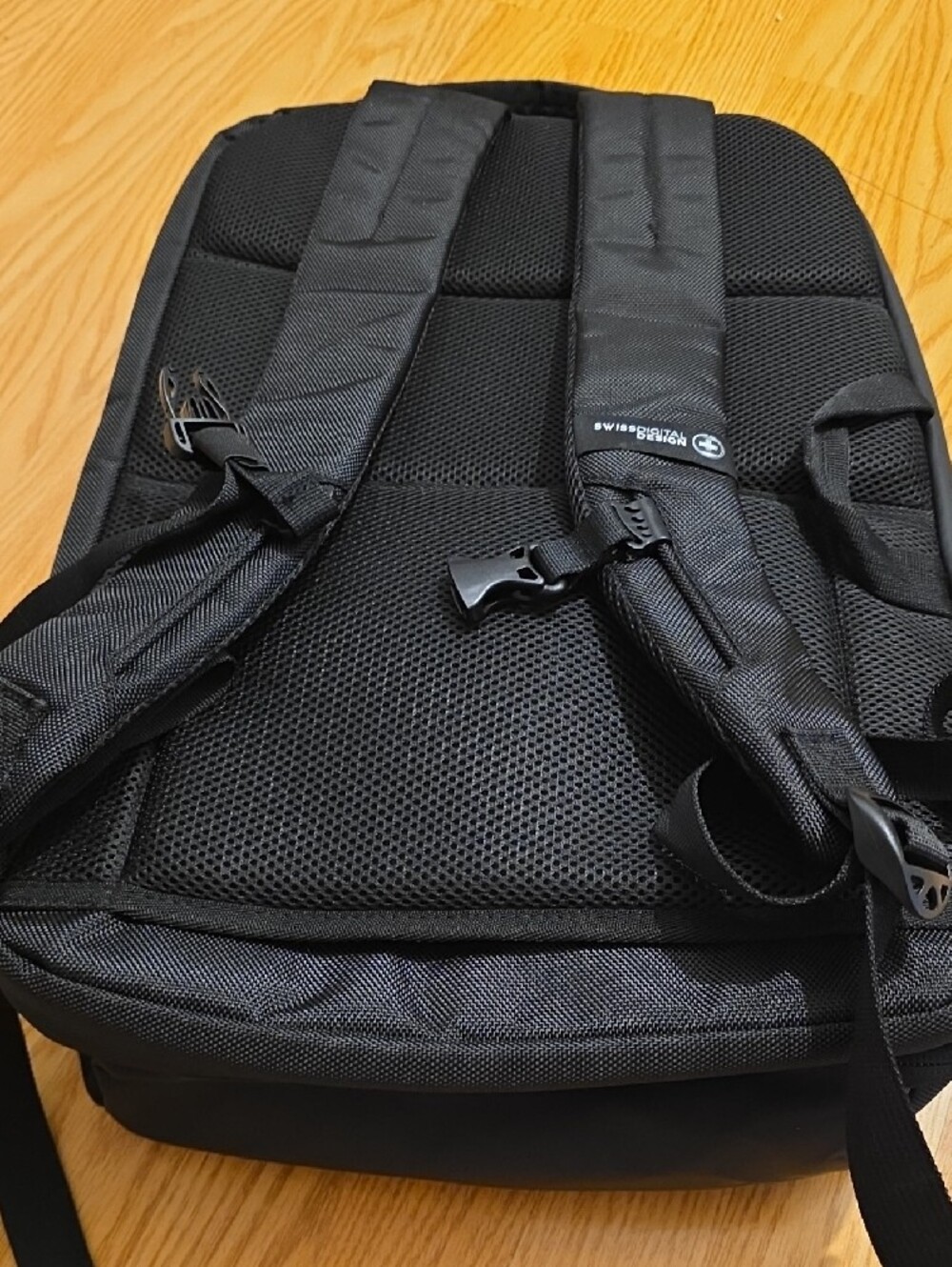 SwissGear Black Travel Backpack with Lime Accent - Picture 4 of 13